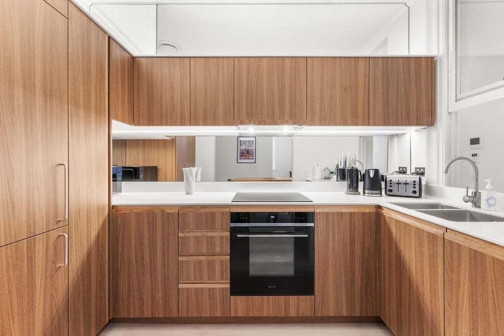 Apartment Ground-floor Retreat In Dawes Point