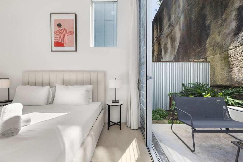 Apartment Ground-floor Retreat In Dawes Point *
