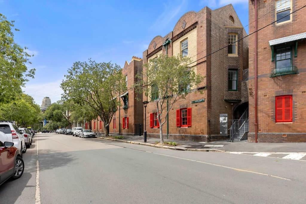 Ground-floor Retreat In Dawes Point