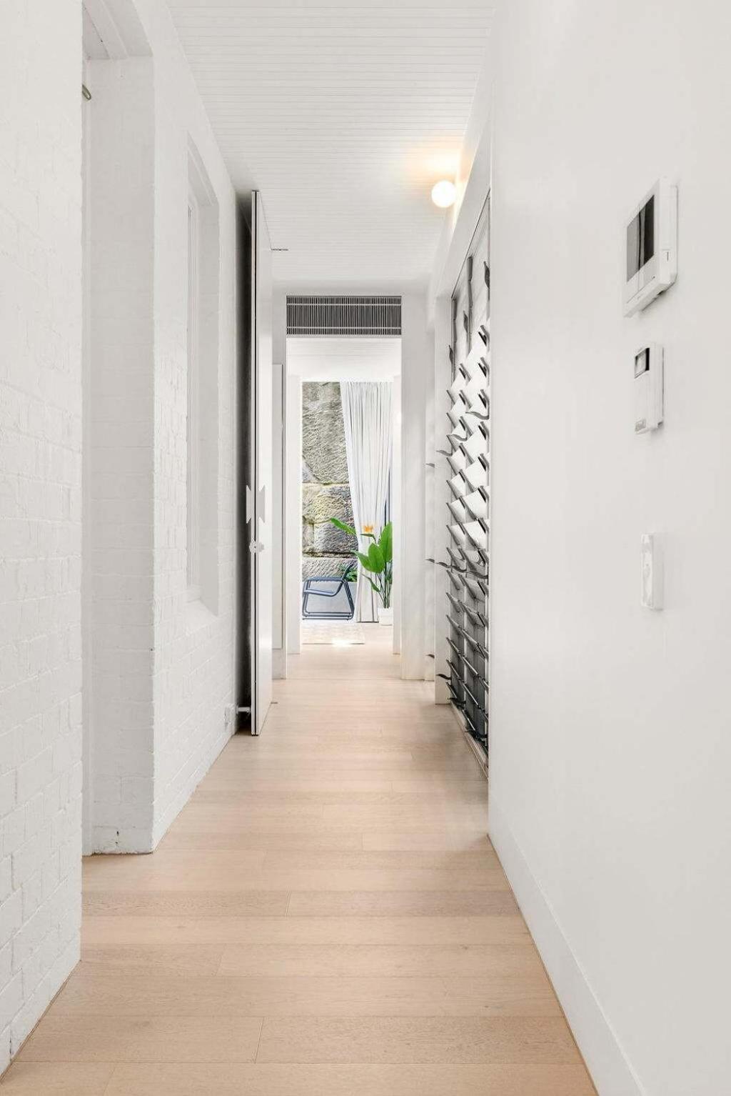 Apartment Ground-floor Retreat In Dawes Point Sydney