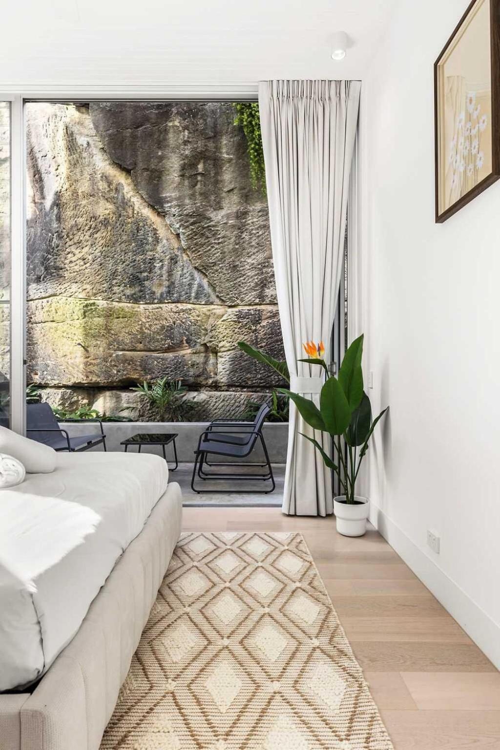 Ground-floor Retreat In Dawes Point * Sydney